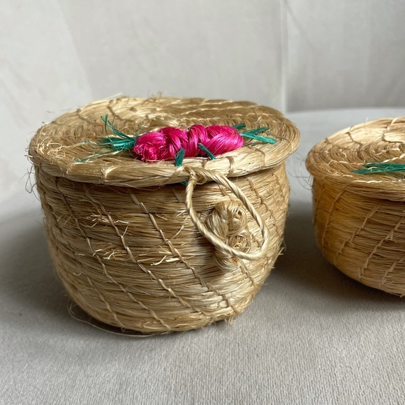 Boho Set Of Three Nesting Baskets Small Woven Flower Detail Decor 3” x 3.5” - Picture 4 of 11